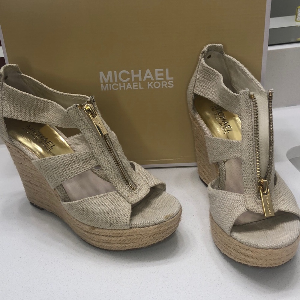 Michael Kors Damita Wedge in natural fabric - size 6